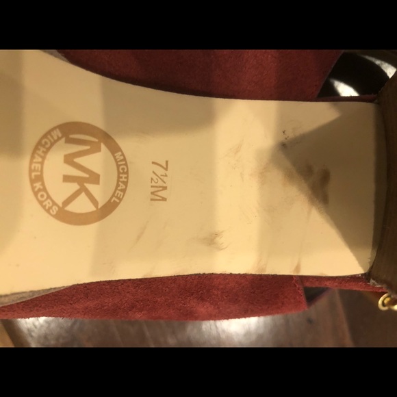 Micheal Kors Suede platform heels. Size 7 1/2 - Picture 3 of 4